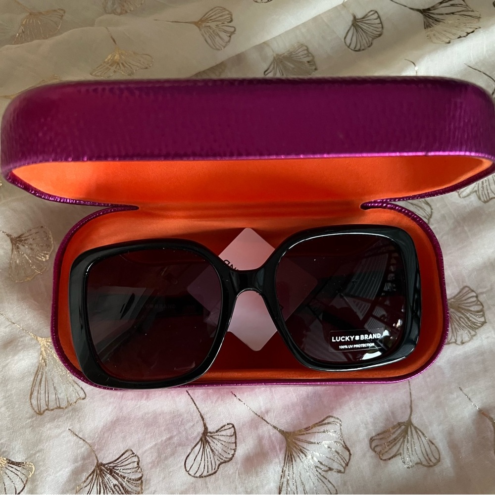 NEW KURT GEIGER HARD SUNGLASSES CASE EYEWEAR CASE - Picture 4 of 8